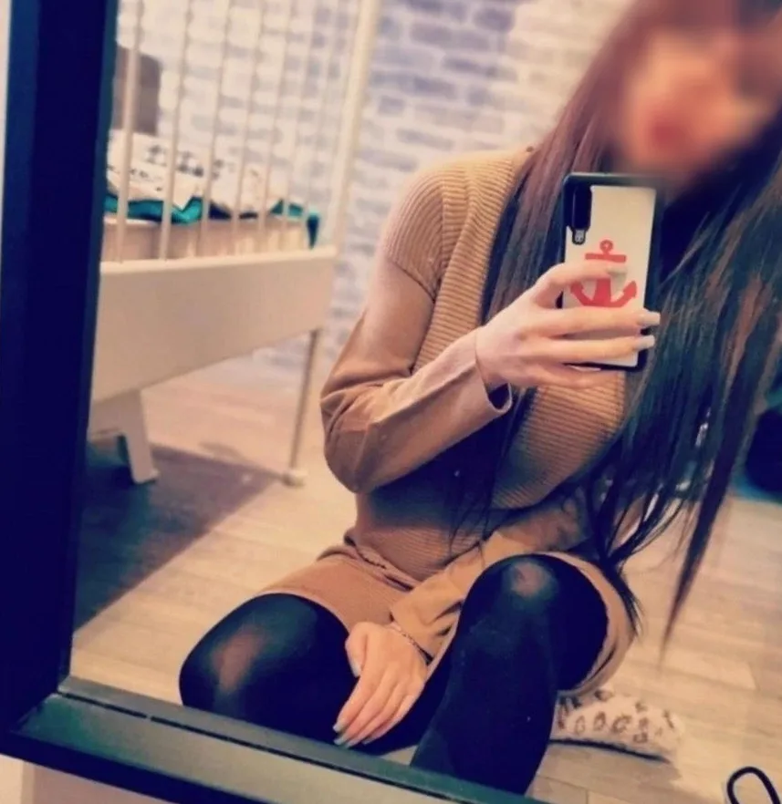 Amina, 31