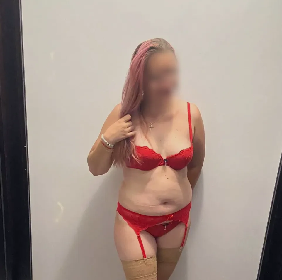 Anastasia, 32