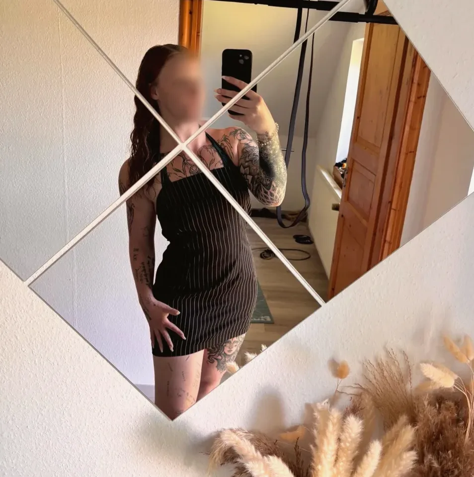 Elsa, 28